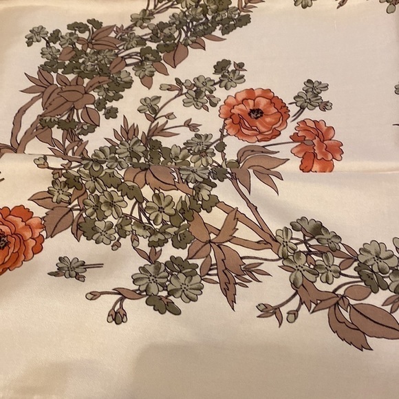 TIZIANO Roma lightweight scarf. New. No tags - Picture 6 of 9